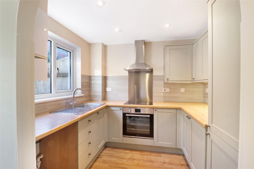 Chichester Close, Ilfracombe, Devon, EX34 photo 2