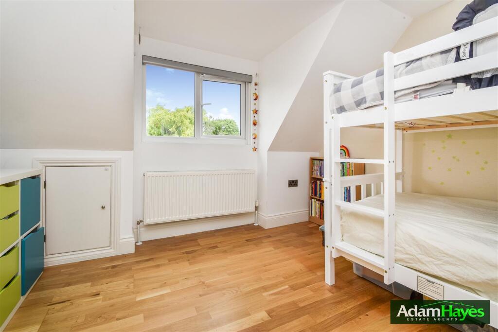 Apartment in London - More