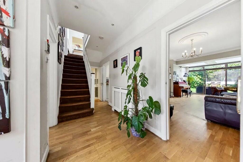 House in London, Willesden Green, Brondesbury - View 3