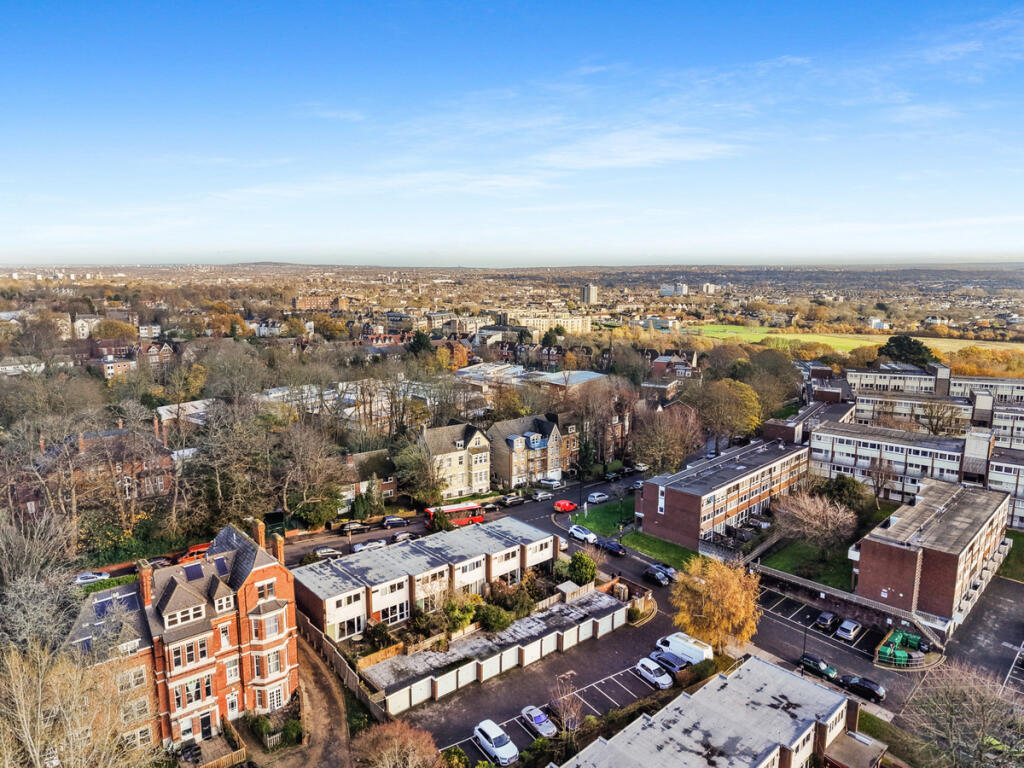 Apartment in London - View 5