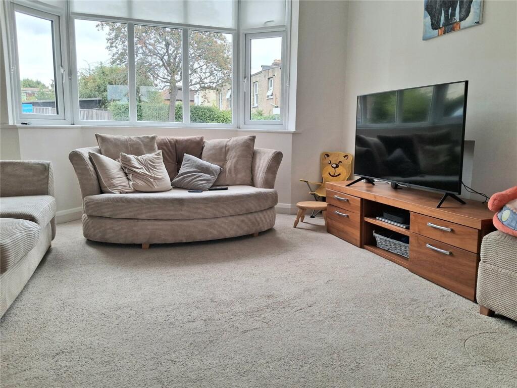 House in Barnet, Ducks Island, High Barnet - View 3