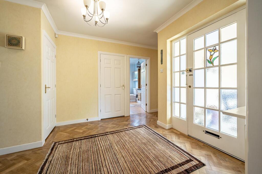 The Crescent, Hampton-In-Arden, Solihull photo 3