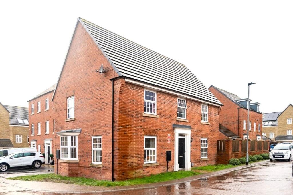 Main image of property: Heathfield Lane, Birkenshaw