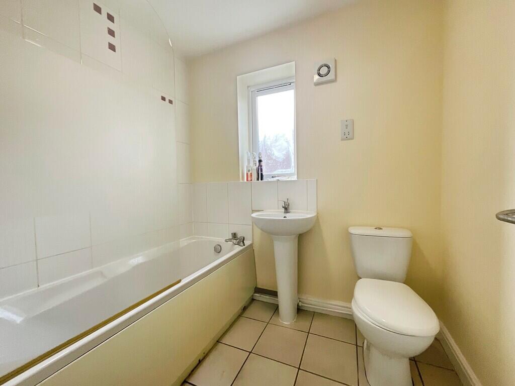 House in Lincoln, Lincolnshire - View 4
