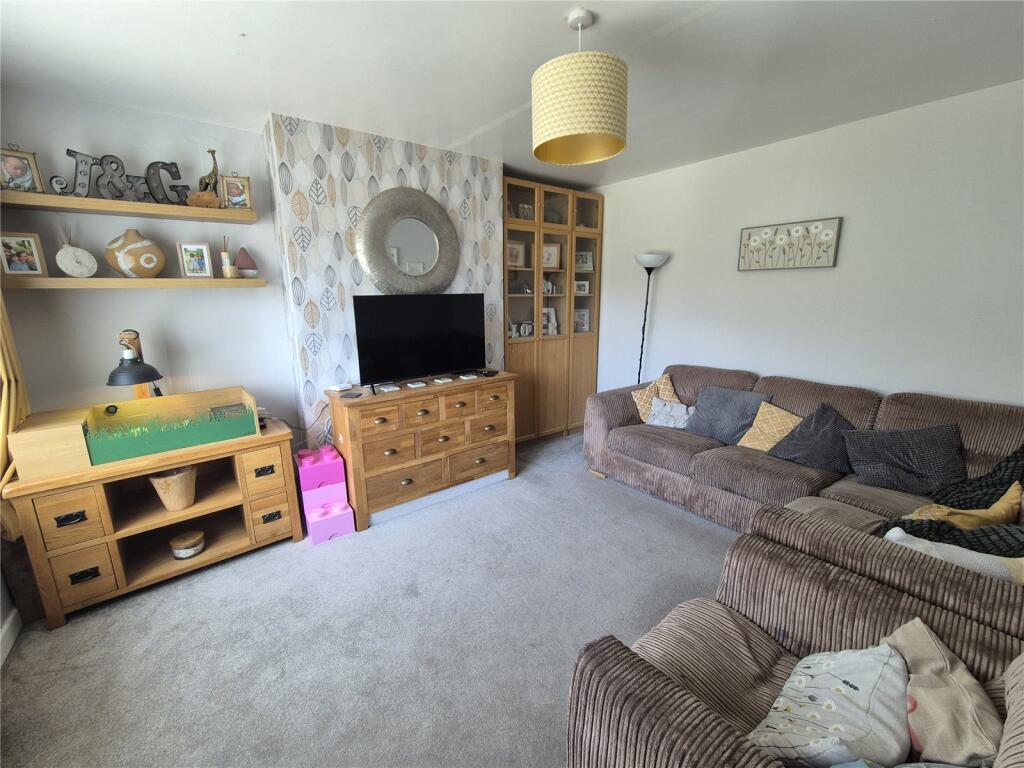 King Cuthred Close, Chard, Somerset, TA20 photo 2