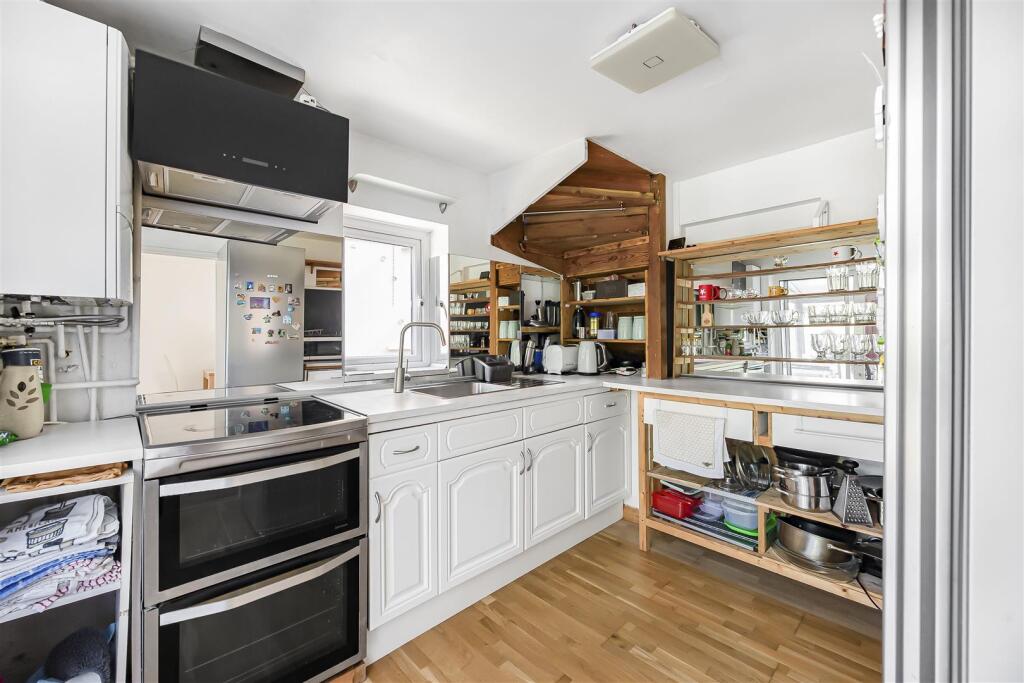 House in Reading, Caversham Heights - View 3