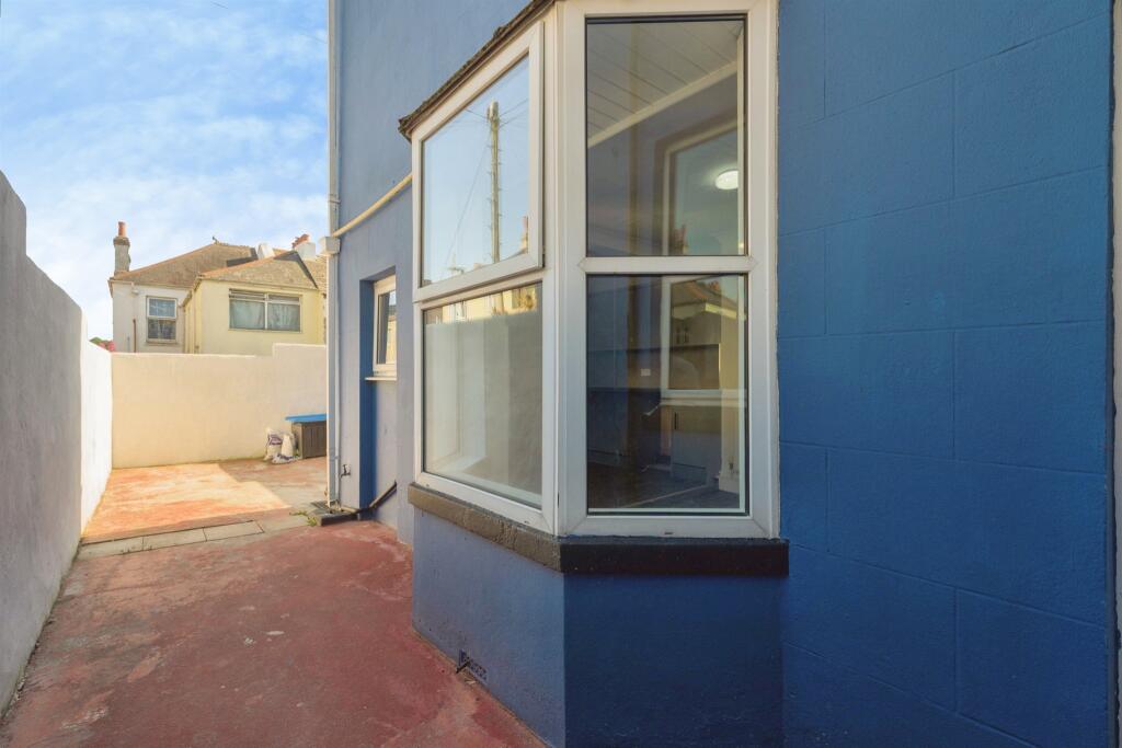 House in Plymouth, Morice Town - View 3
