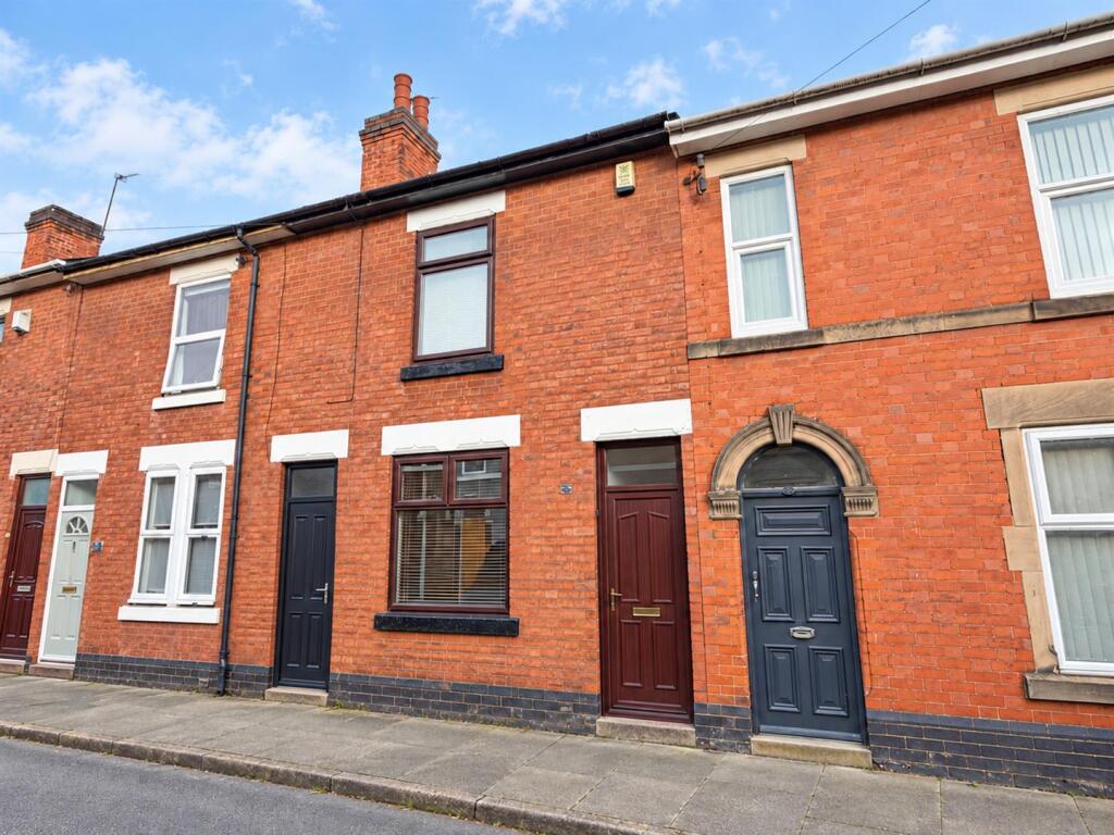 2-bed terraced on Stanley Street, Derby, £150,000