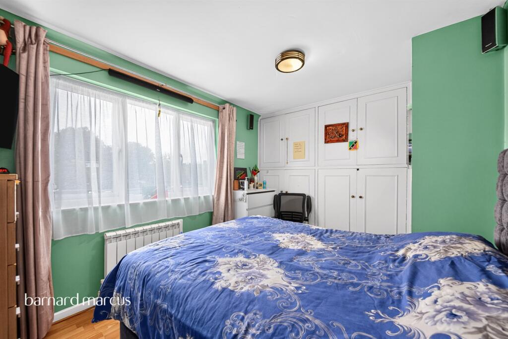 House in London - View 5