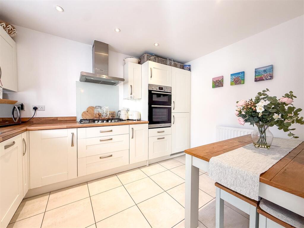 House in Staffordshire Moorlands, Biddulph - View 4
