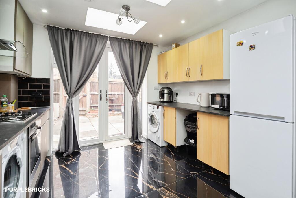 House in London - View 5
