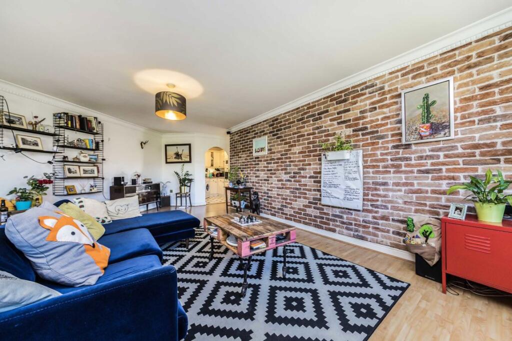 Main image of property: Macmillan Way, Tooting
