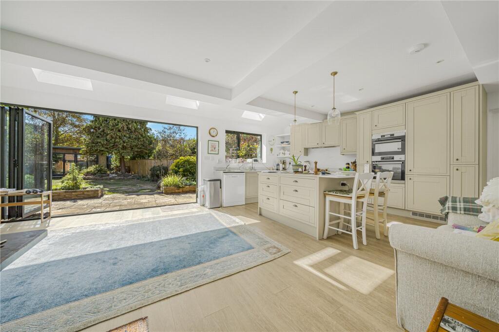 House in Twickenham - View 5