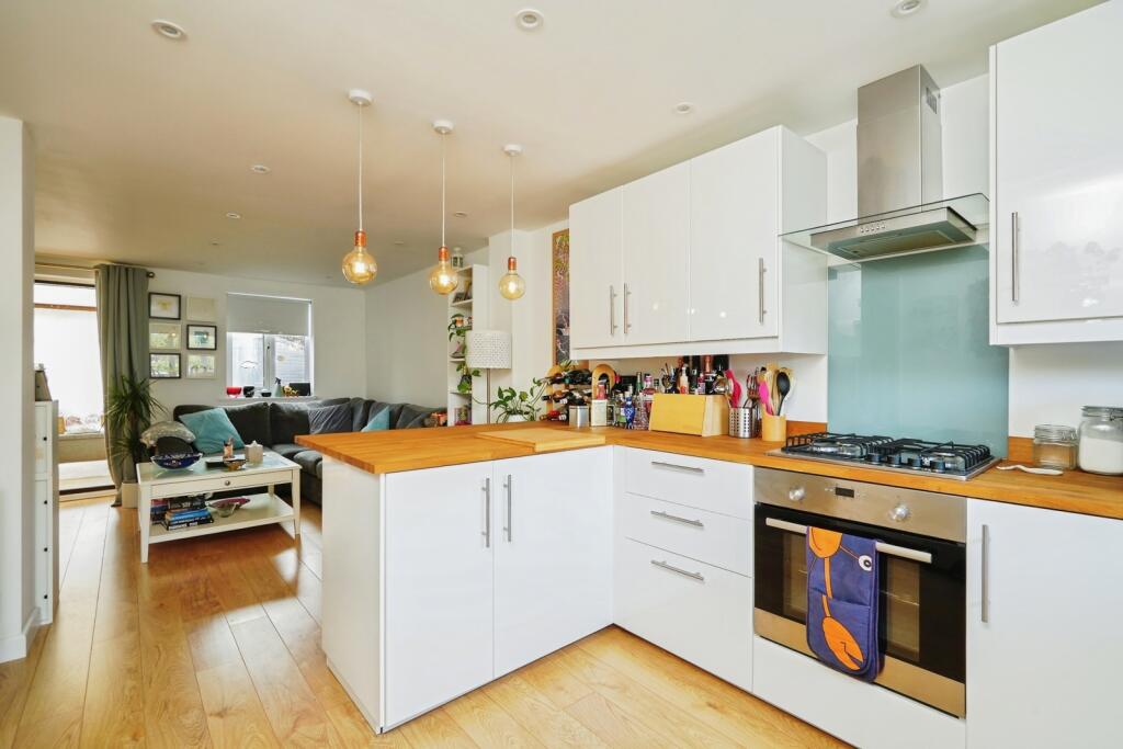 Main image of property: Holm Way, BICESTER, Oxfordshire, OX26