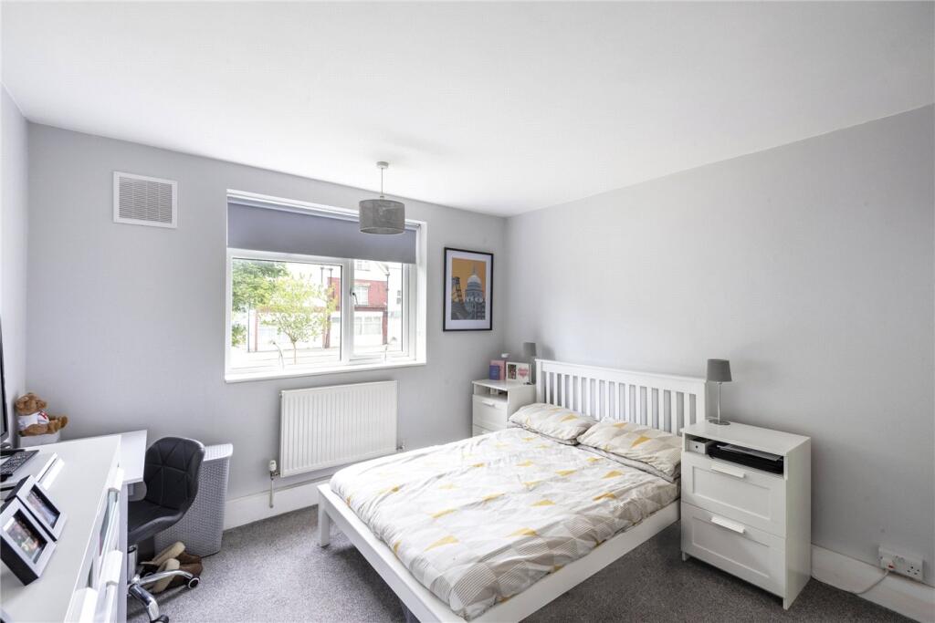 Windsor Close, Windsor Grove, London, SE27 photo 2