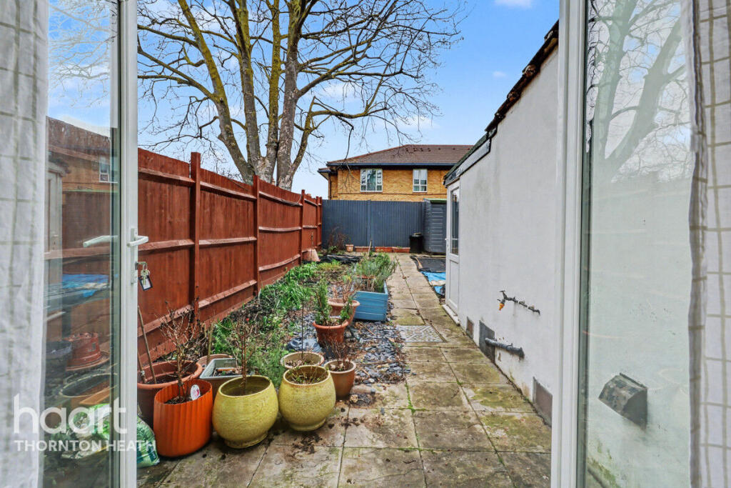 House in London, Mitcham - View 5