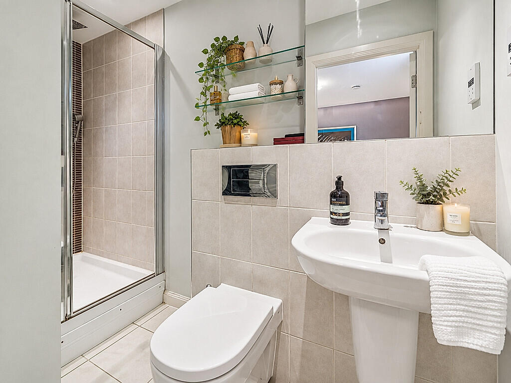 Apartment in London - View 5