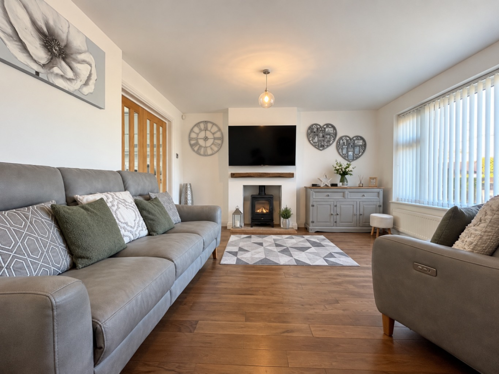 House in Luton, Warden Hill - View 2