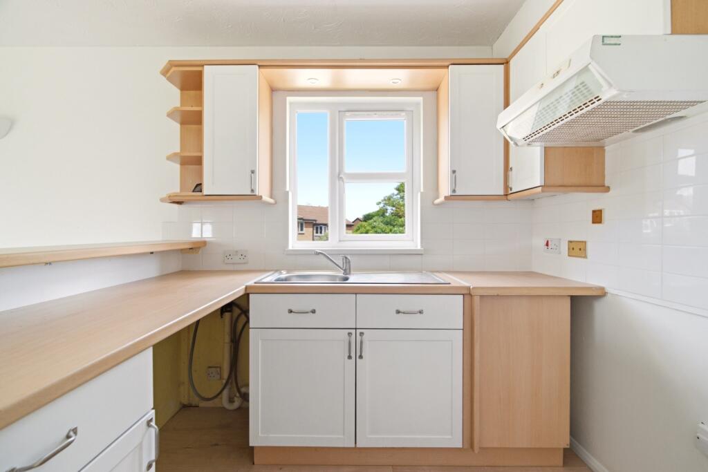 Apartment in St Albans, Jersey Farm, Sandridge - View 3