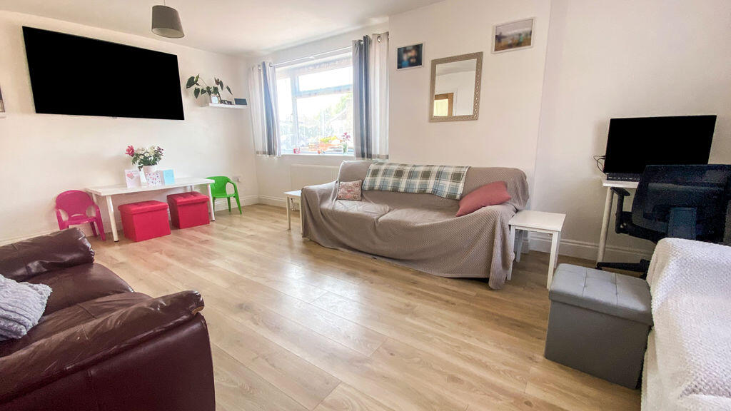 Marvin Close, Botley, SO30 photo 3