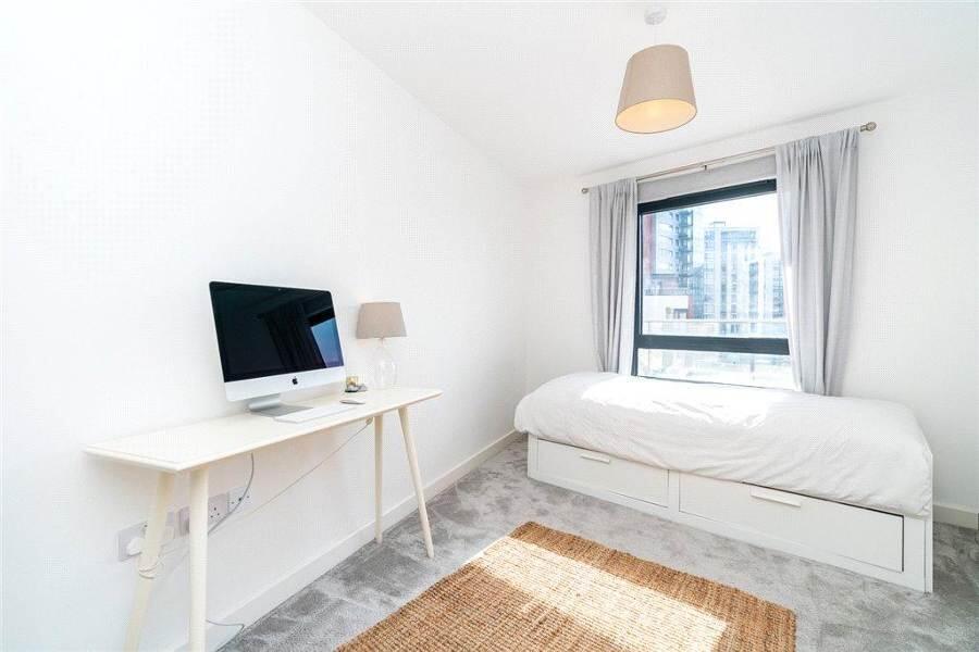 Apartment in Southampton - More