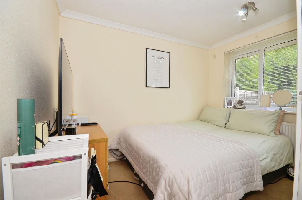 Additional image 8 of Roundwood Lane, HARPENDEN