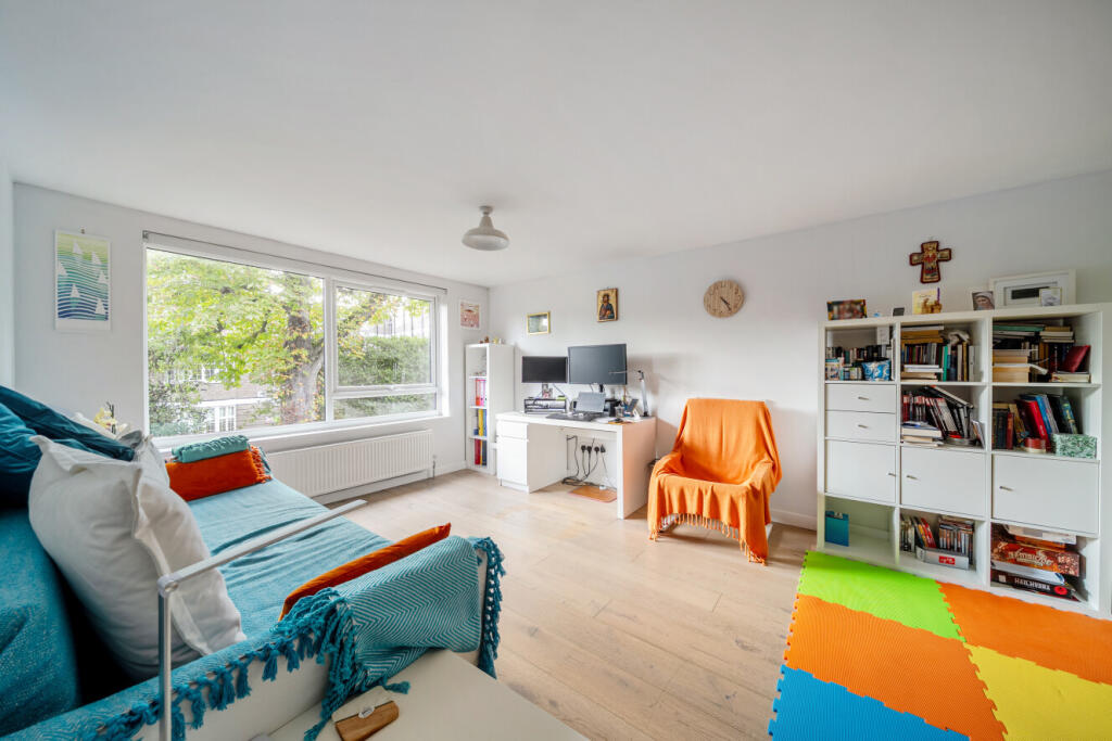 2-bed flat on Edge Hill, Wimbledon, London, SW19, £535,000