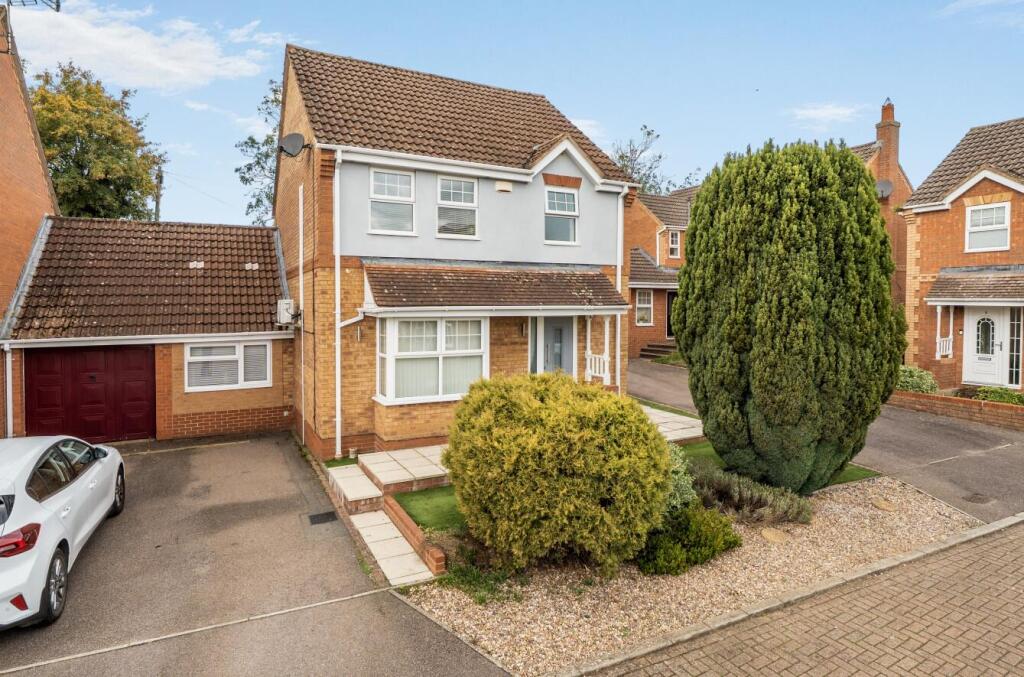 4-bed detached on Amundsen Close, Daventry, NN11, £386,000