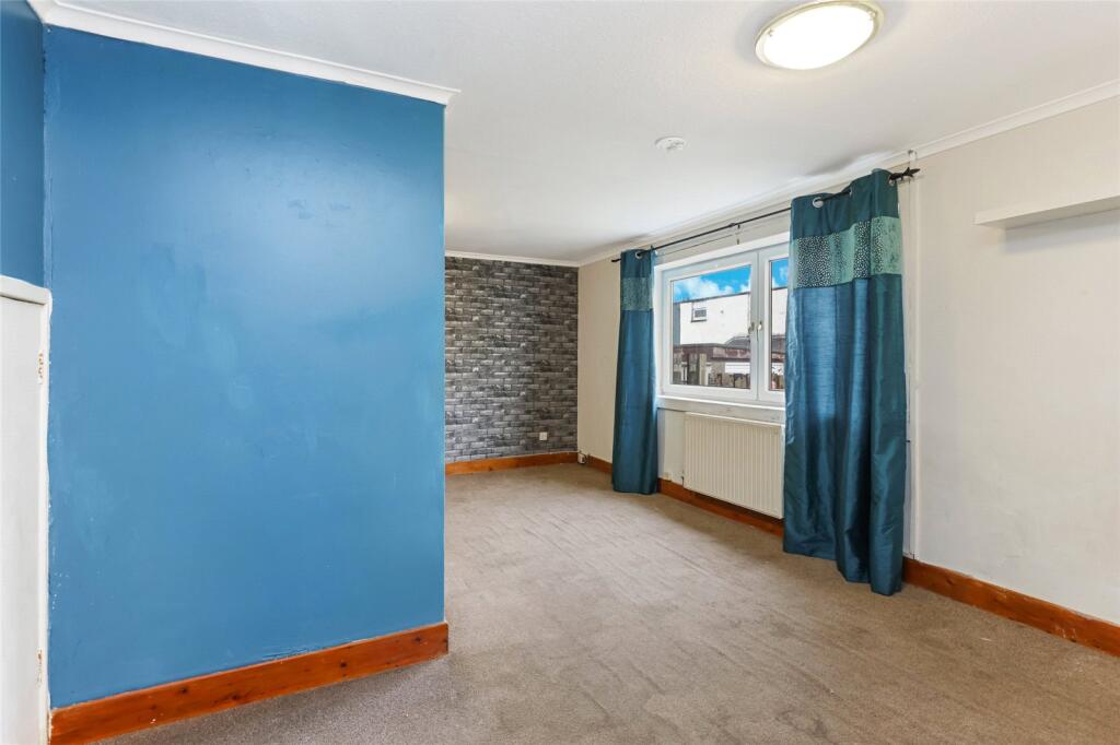 House in Cumbernauld, Carbrain - View 4