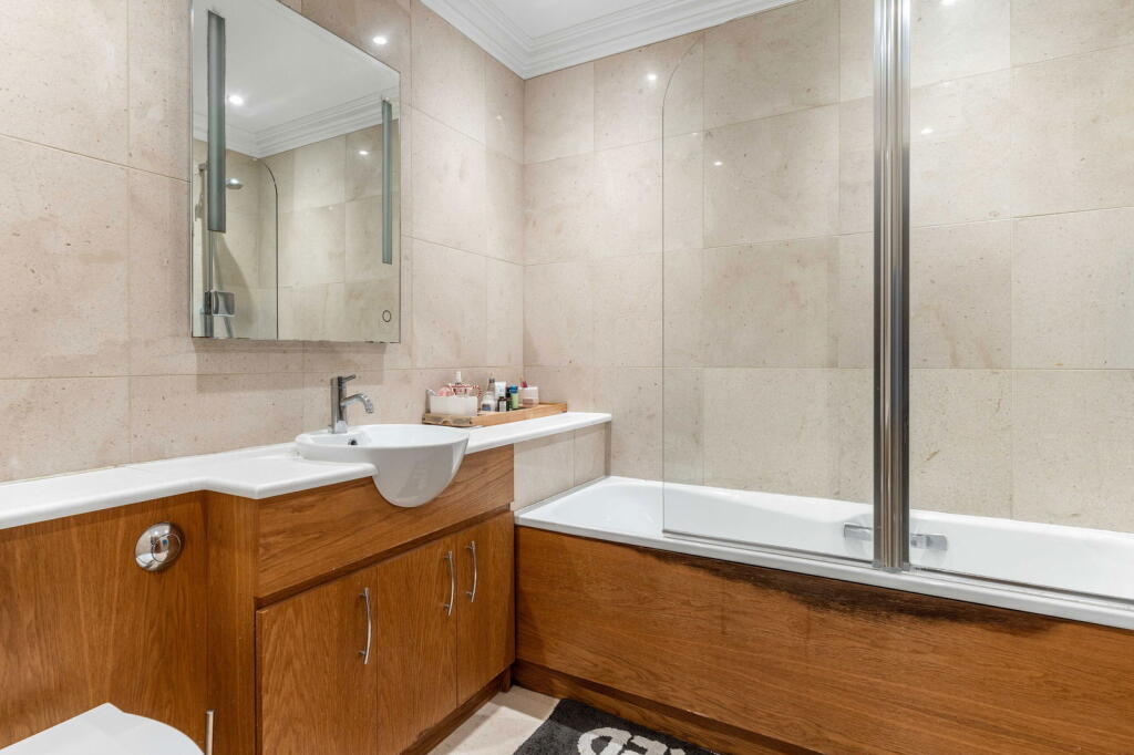 Additional image 39 of Pottersheath Road, Welwyn, AL6 9SY