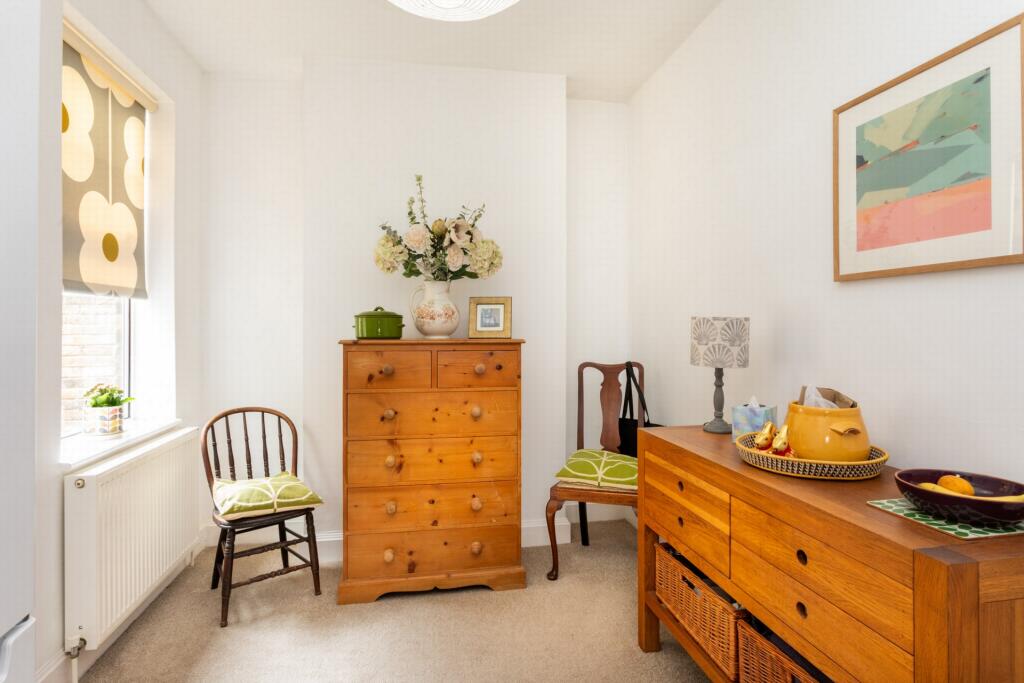 House in Hythe, Orchard Valley - More