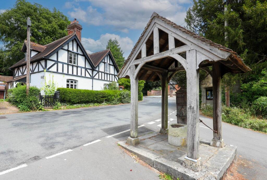 Main image of property: Iwerne Minster