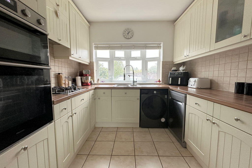 House in Fareham, Hampshire - More