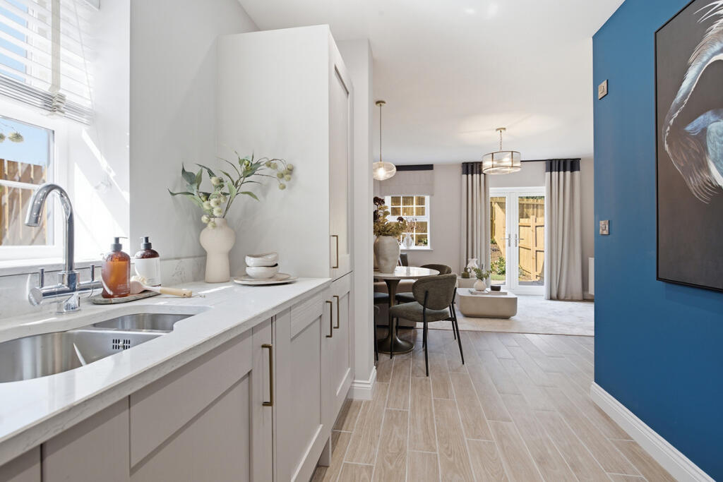 House in Kirklees, Kirkburton - More