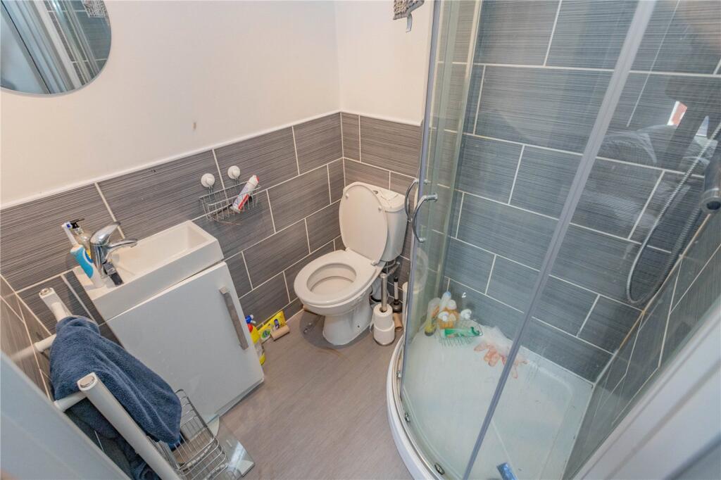 6 bedroom house for rent