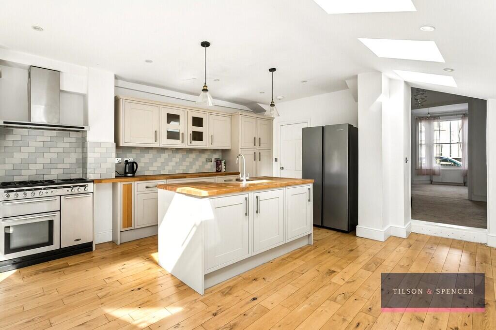 House in London - View 3
