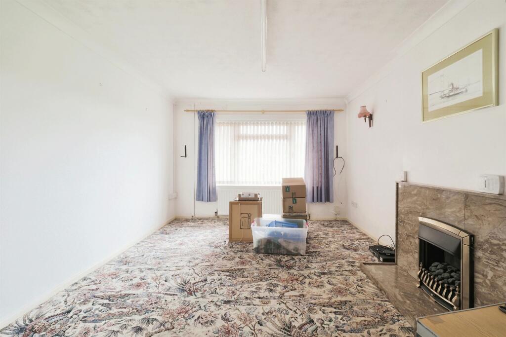 Valley View Drive, Scunthorpe photo 4