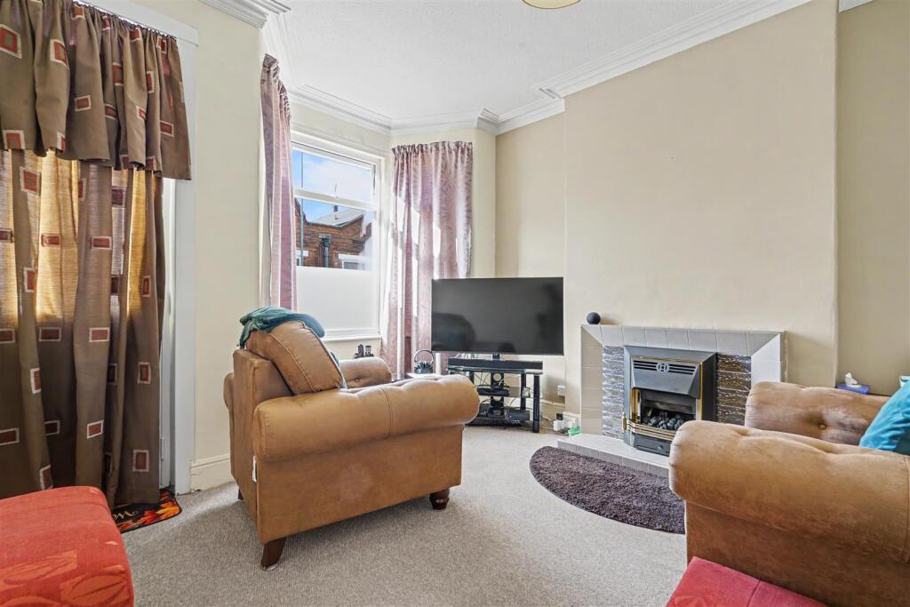 House in Nottingham - View 2