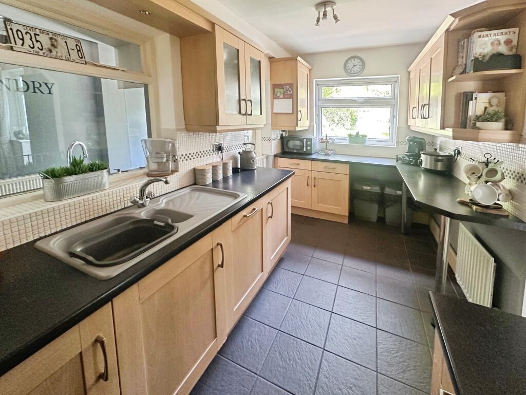 Windsor Avenue, Wolverhampton, WV4 - View 5