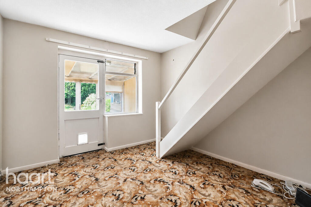 House in Northampton, West Northamptonshire - View 6