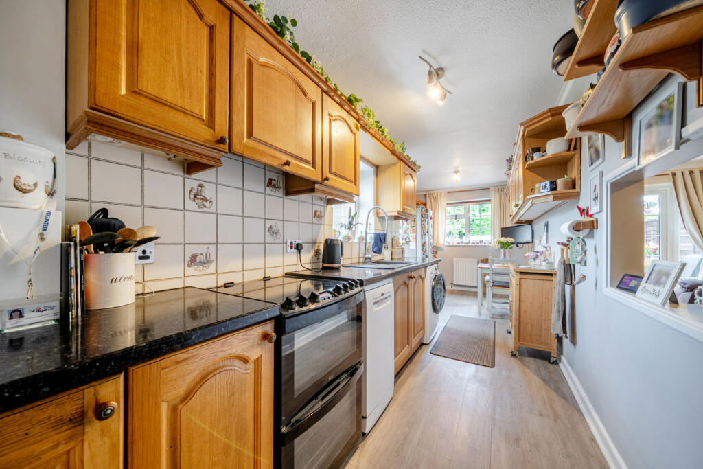 House in Orpington, Poverest, St Mary Cray - View 3