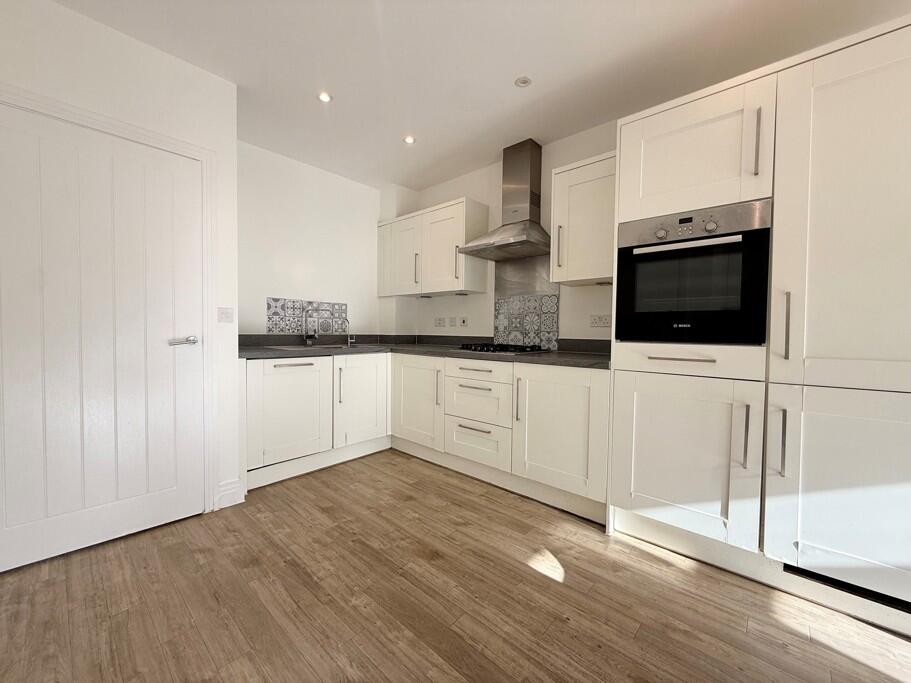 House in Milton Keynes, Whitehouse - View 3