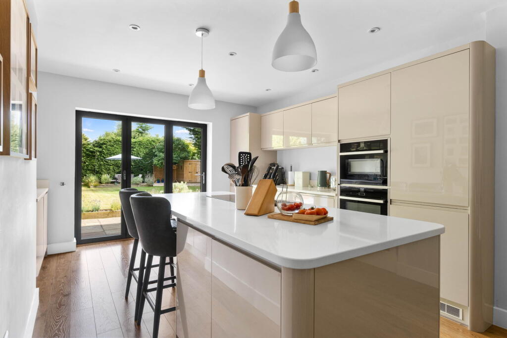 House in Worcester - View 4