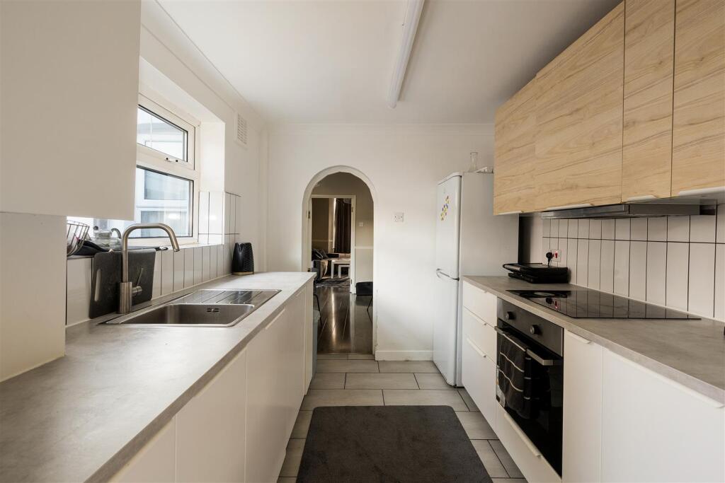 Southwell Grove Road, Leytonstone photo 4