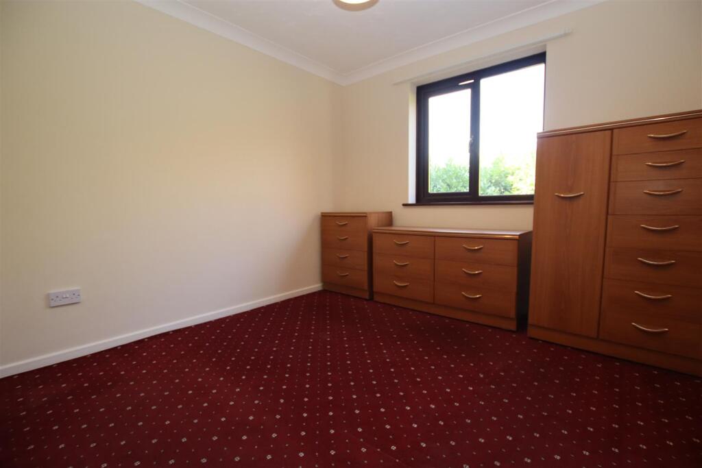 Apartment in Southampton - View 4