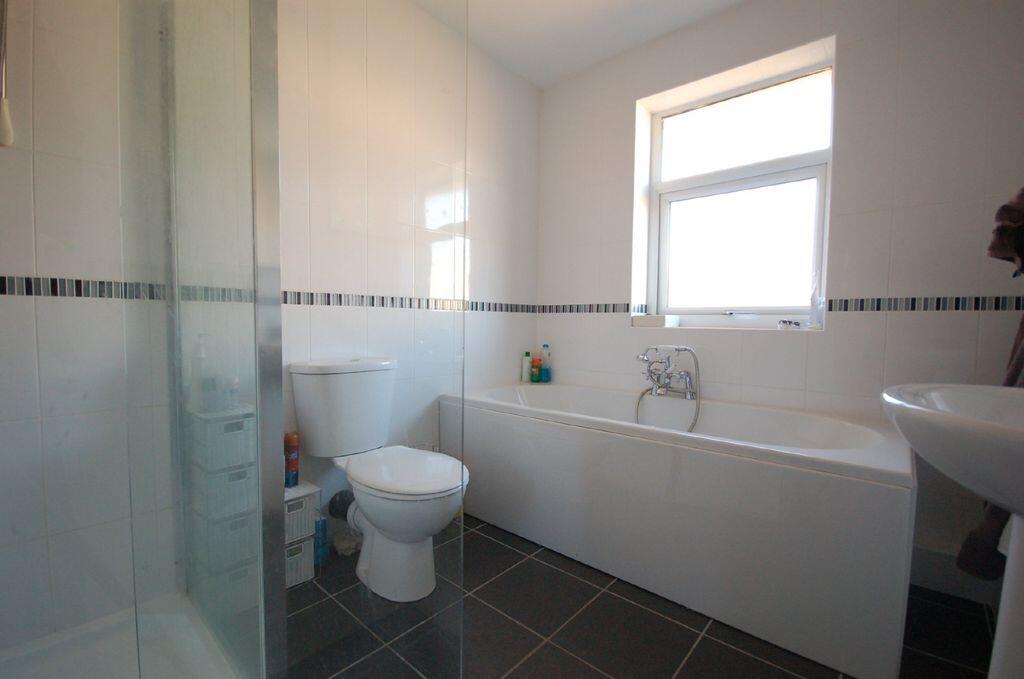 29 Beverley Grove photo 4
