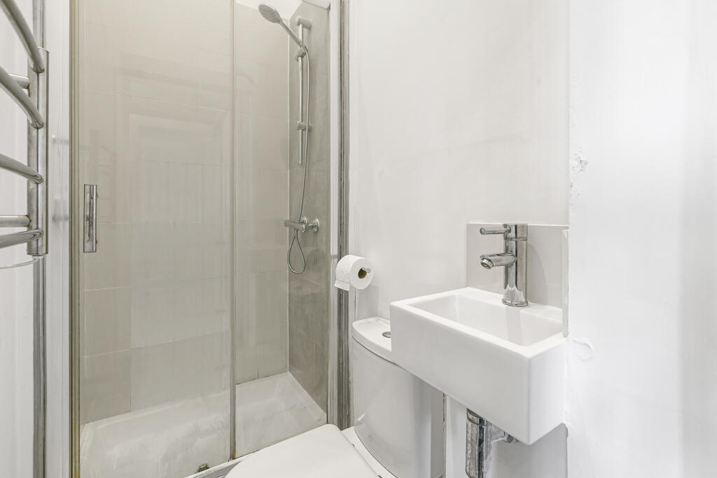 Additional image 8 of Akrill House, Hollybush Lane, Harpenden, Hertfordshire