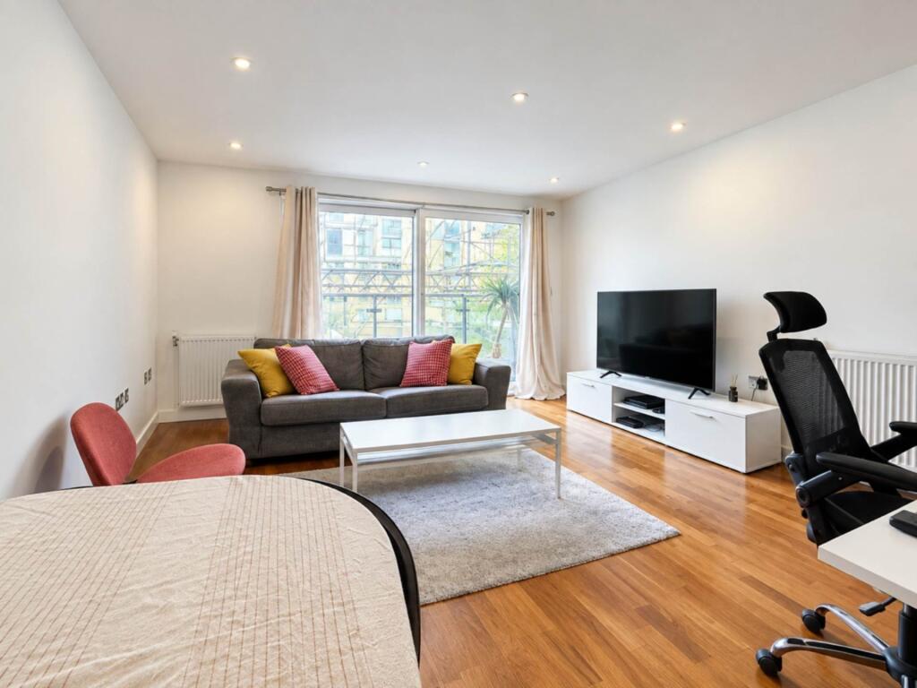 Apartment in London, Royal Borough of Greenwich - More