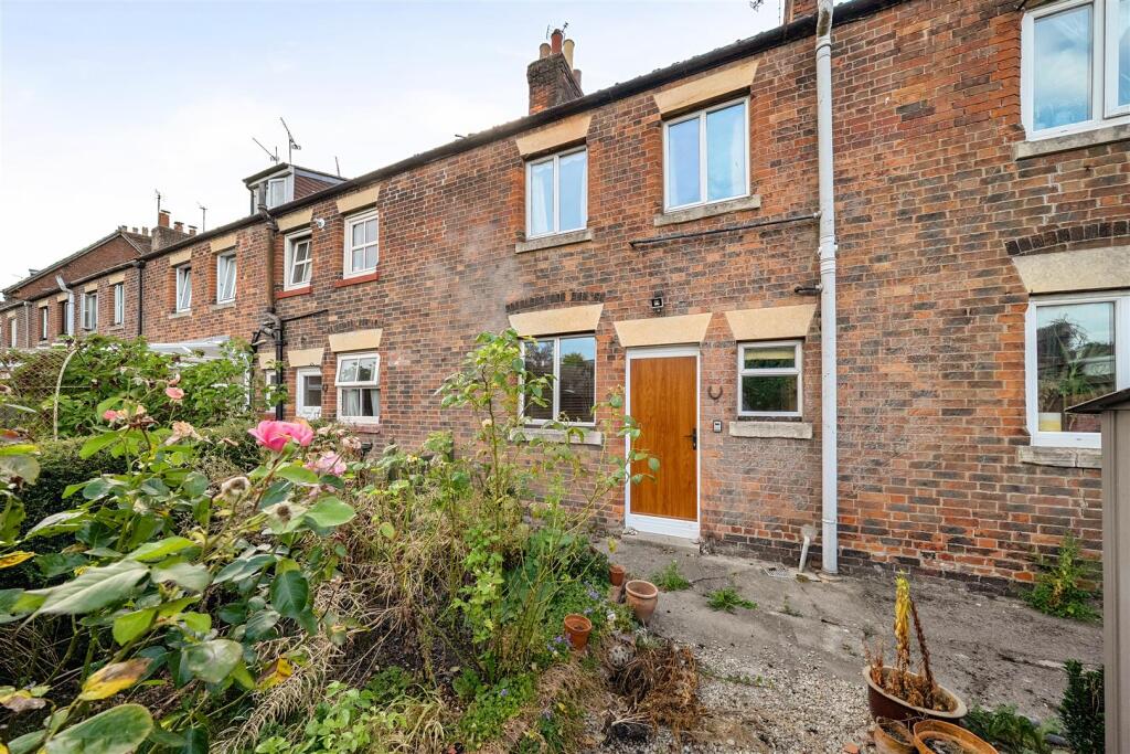 Main image of property: Estcourt Crescent, Devizes, SN10