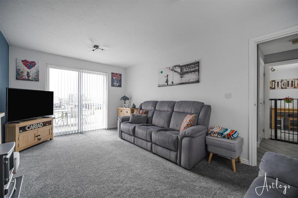 House in Neath - View 5